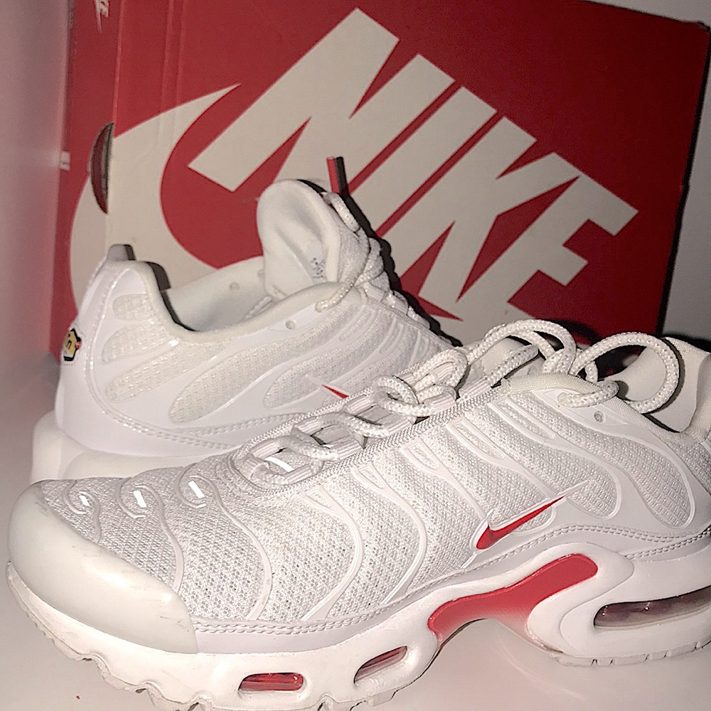 NIKE WOMENS AIR MAX PLUS